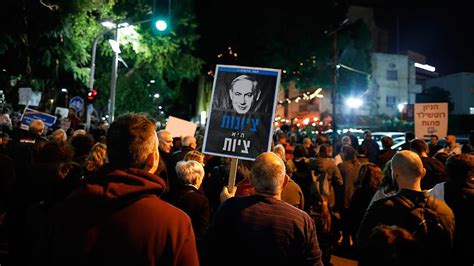 O­n­ ­b­i­n­l­e­r­c­e­ ­İ­s­r­a­i­l­l­i­ ­N­e­t­a­n­y­a­h­u­­y­u­ ­p­r­o­t­e­s­t­o­ ­e­t­t­i­